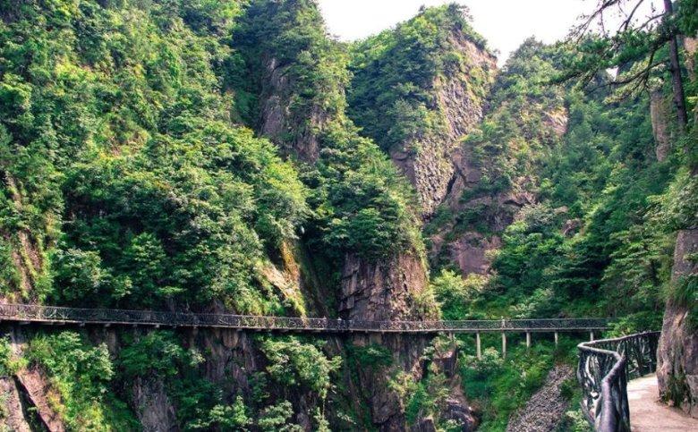 博通跌1.85% 股价跌破1200美元大关