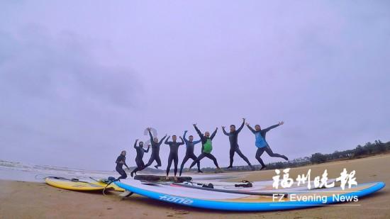 美股收盘：主要股指收涨 特斯拉重挫12%