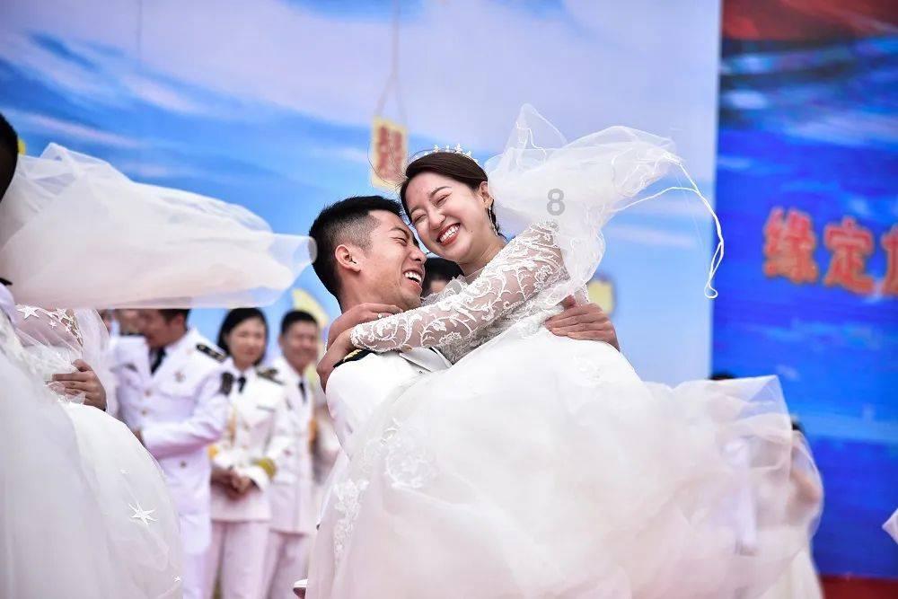 点亮照耀黑夜的灯塔,指引那些写字手抖的人走向光明?