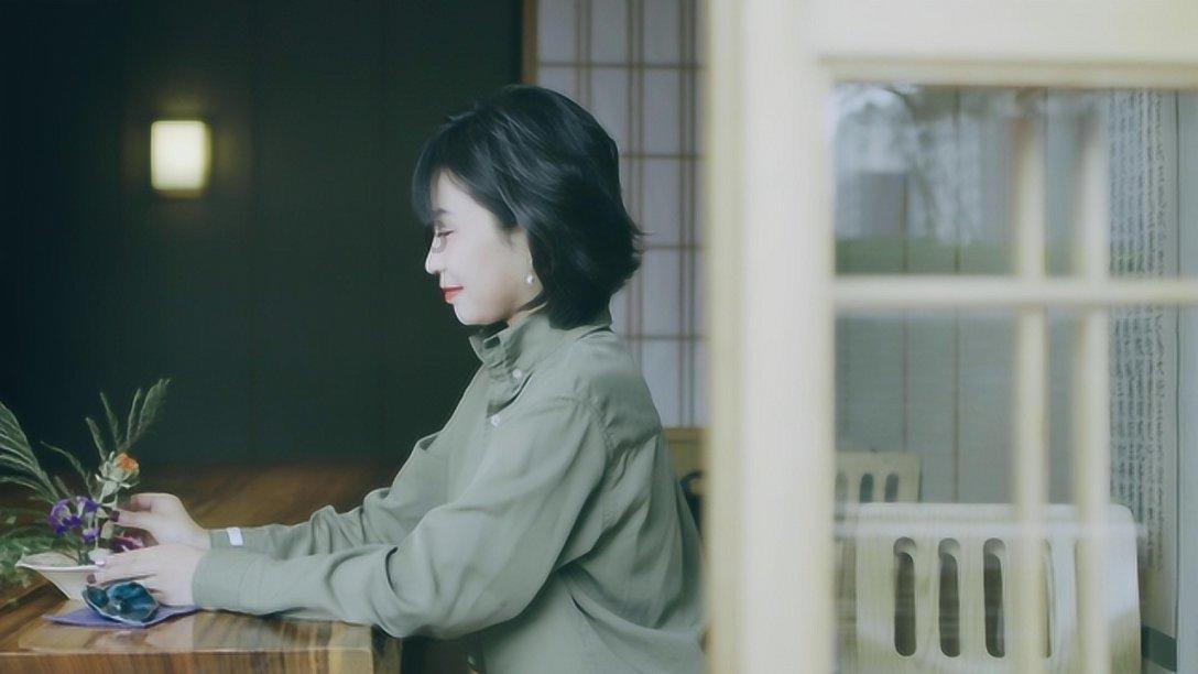 “完美曲线女王”亚历珊德拉·达达里奥写真赏，让你领略真正的性感与优雅！