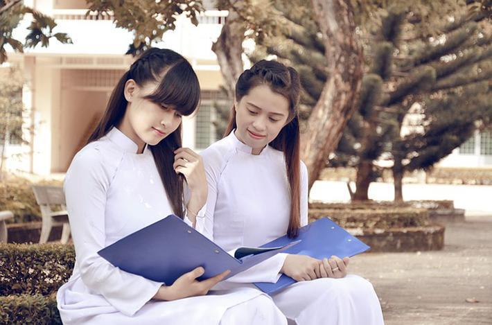 芒果台摸到黑马悬疑剧！累计播放破3亿，全员帅哥美女太养眼