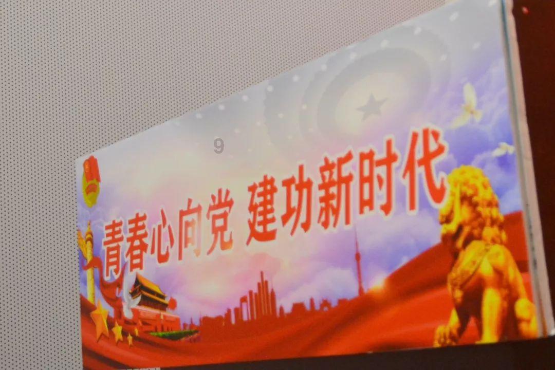 媒体人:赞一个韦世豪,国足每场中场都被动就是不调整