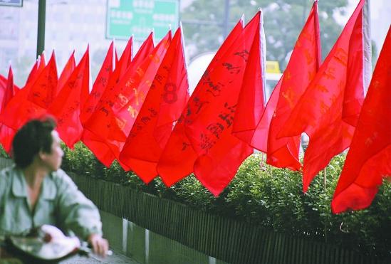 美国一大学宿舍内有蝙蝠出没 校方称一天发现约30只