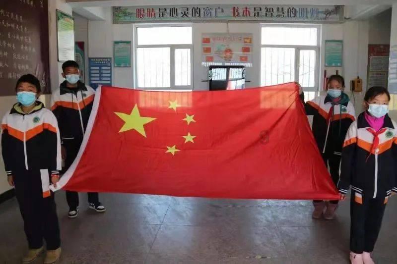 女朋友分手了几天就又找了一个男朋友到底啥意思？游戏画面