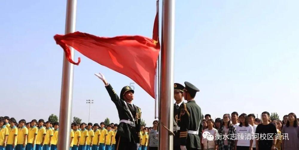 易烊千玺新歌《沙金》上线，这首歌的歌词有什么特点？游戏画面