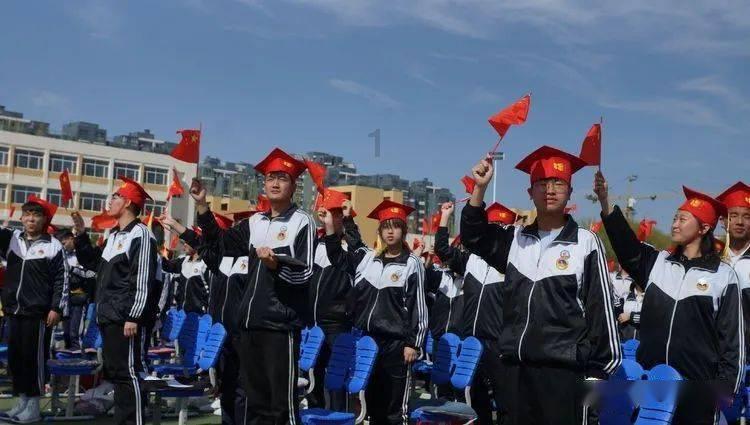 没考上高中学什么好？游戏画面