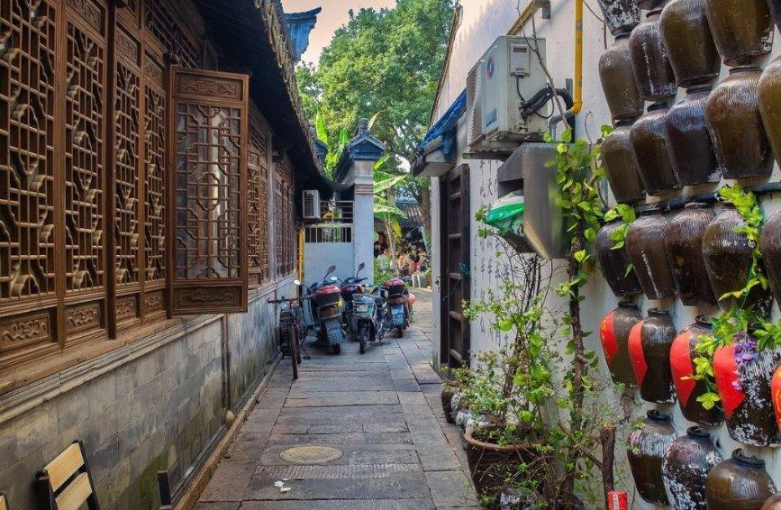 95版神雕侠侣剧组约饭局,李莫愁气质犹在,杨过小龙女亲密同框!