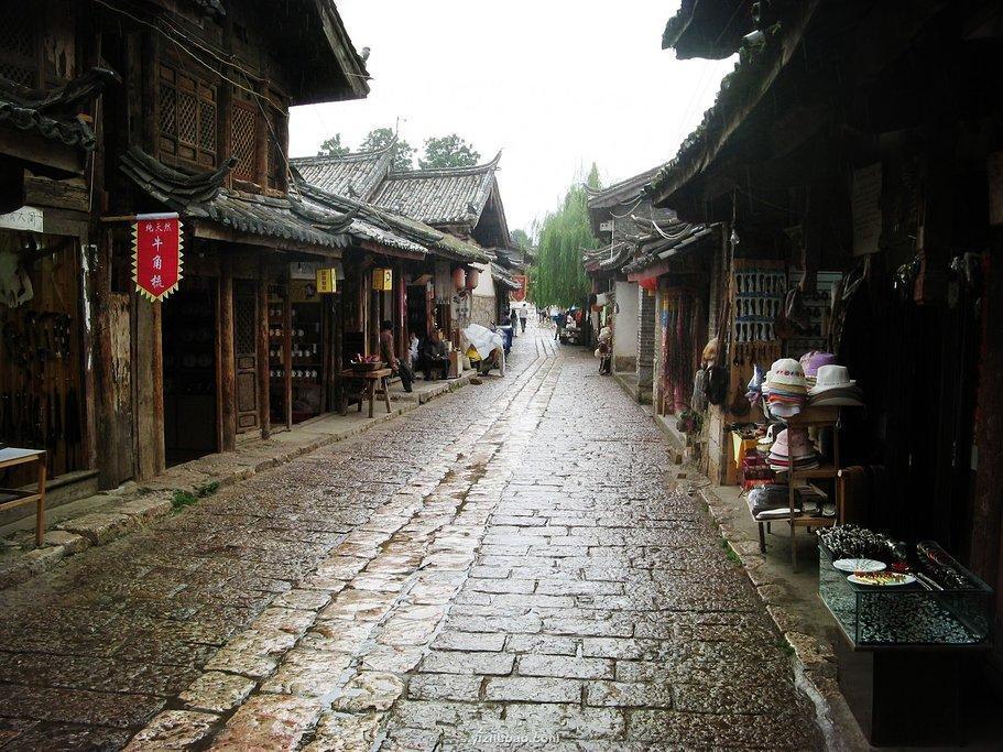 一个已婚男人爱上一个未婚女孩，这正常吗？游戏画面