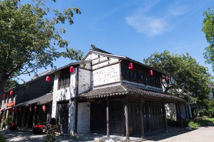 窨井盖有了“身份证” 南川区城市管理局守护群众脚下安全