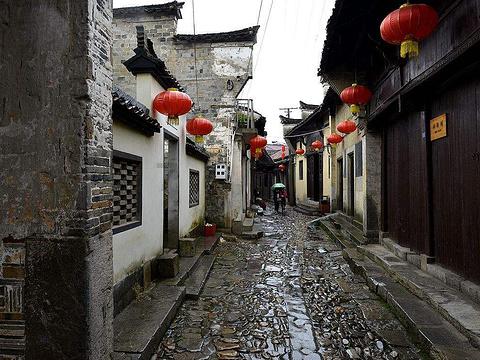 寒潮来袭 昆明主城区飘起飞雪