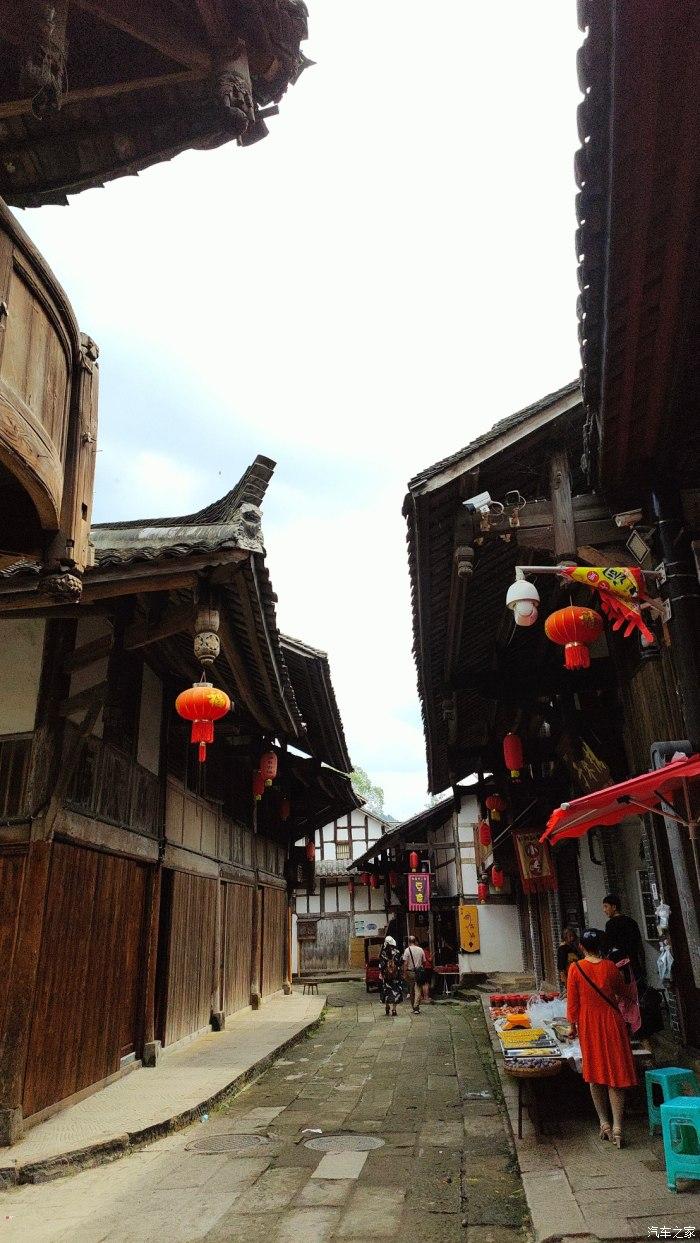 百年老街换装归来 中英街首期开街迎新