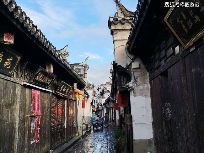 神十七乘组更新“吃播”新番：生菜蘸酱嘎嘎香，能量早餐只算开胃