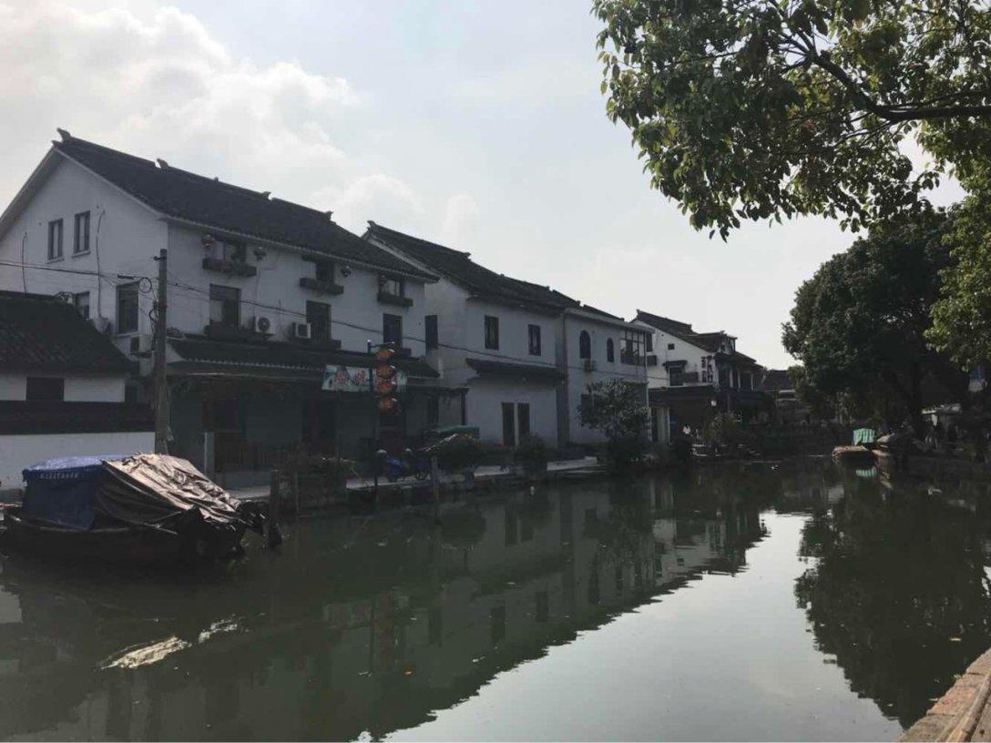 逃离黑砖房间