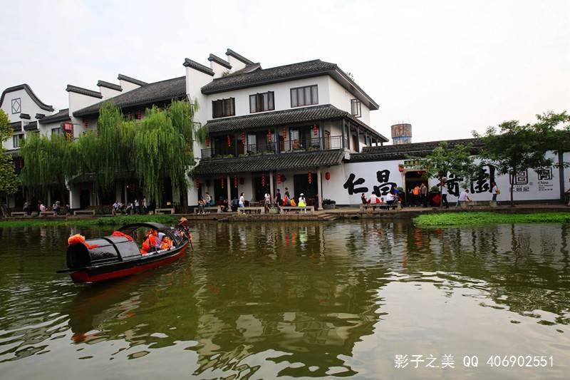 朋友说大过年的叫我开心点怎么回答？游戏画面
