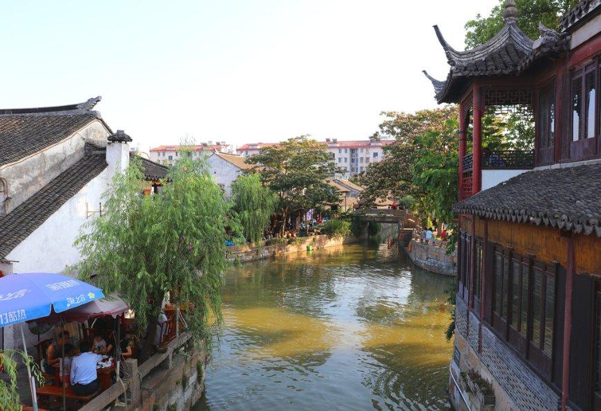 深夜蹲守八小时 只为找到他