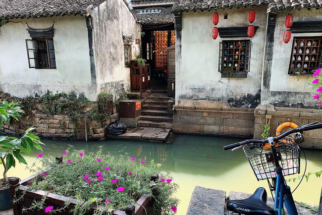 《笑傲江湖》：其实人就是江湖，为了利益和地位，一言不合拔刀相向